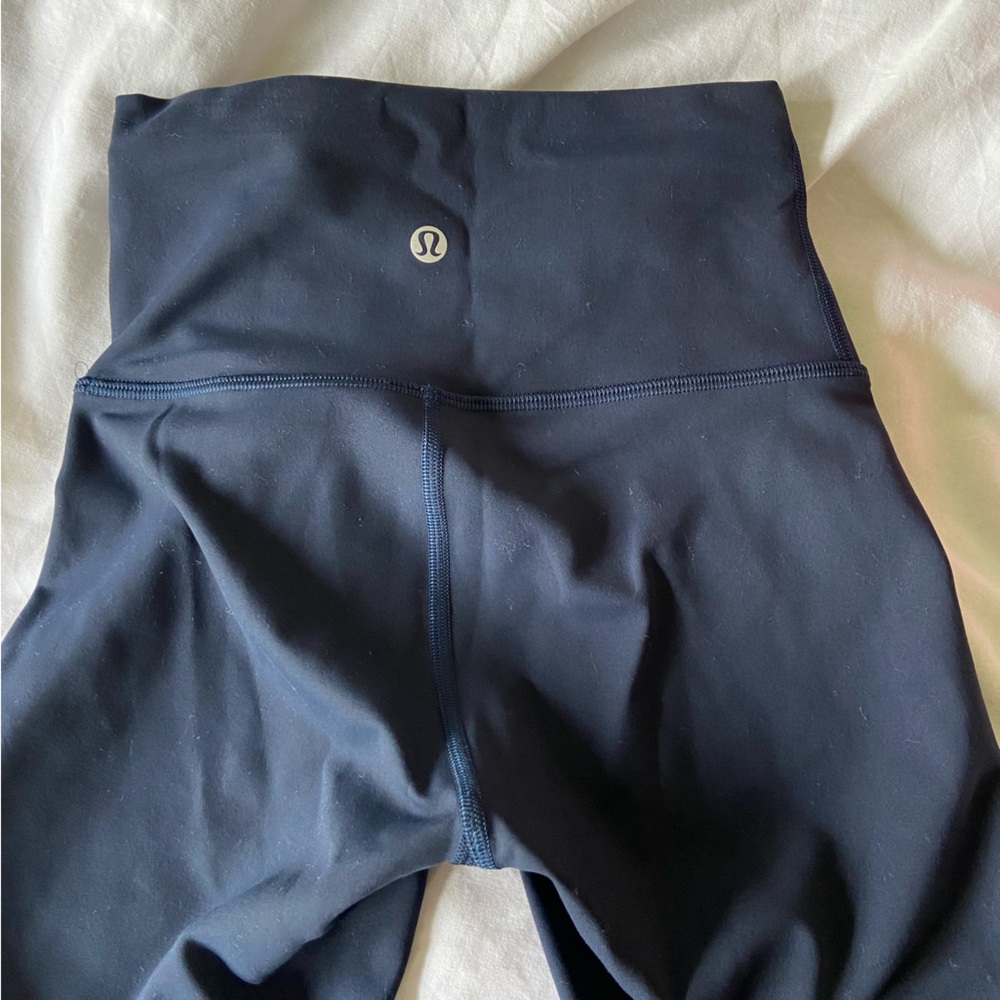 Lululemon - navy 6 in biker shorts